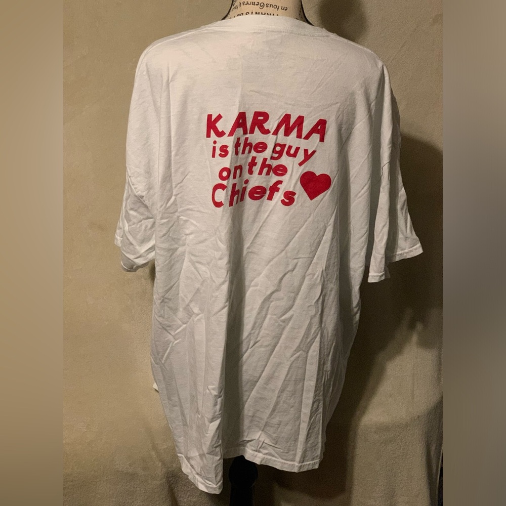 Travis Kelce-Taylor Swift Karma Is The Guy On The Chiefs White 2XL T Shirt
